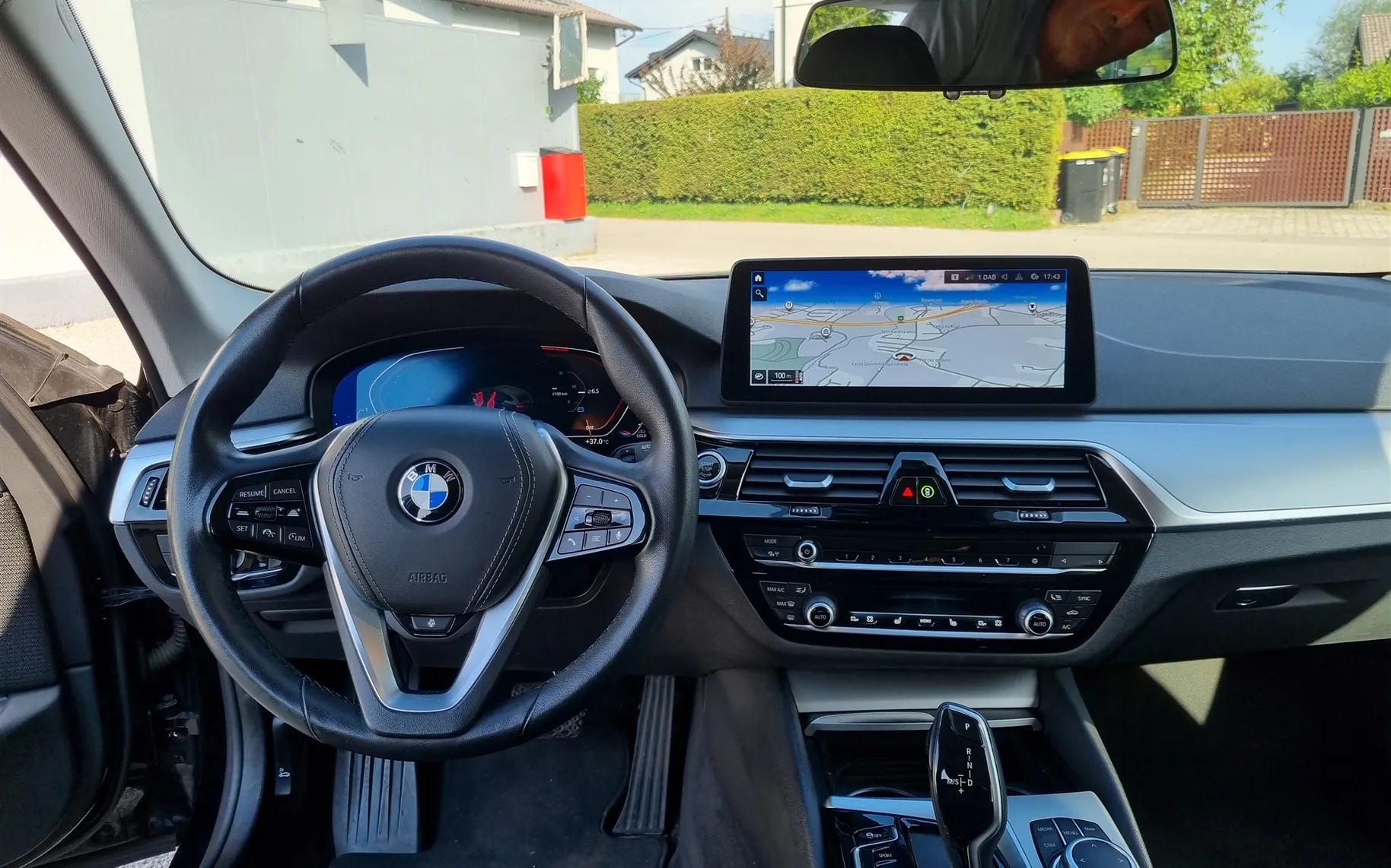 Zunanja slika - BMW Serija 5 - 520d xDrive - 7