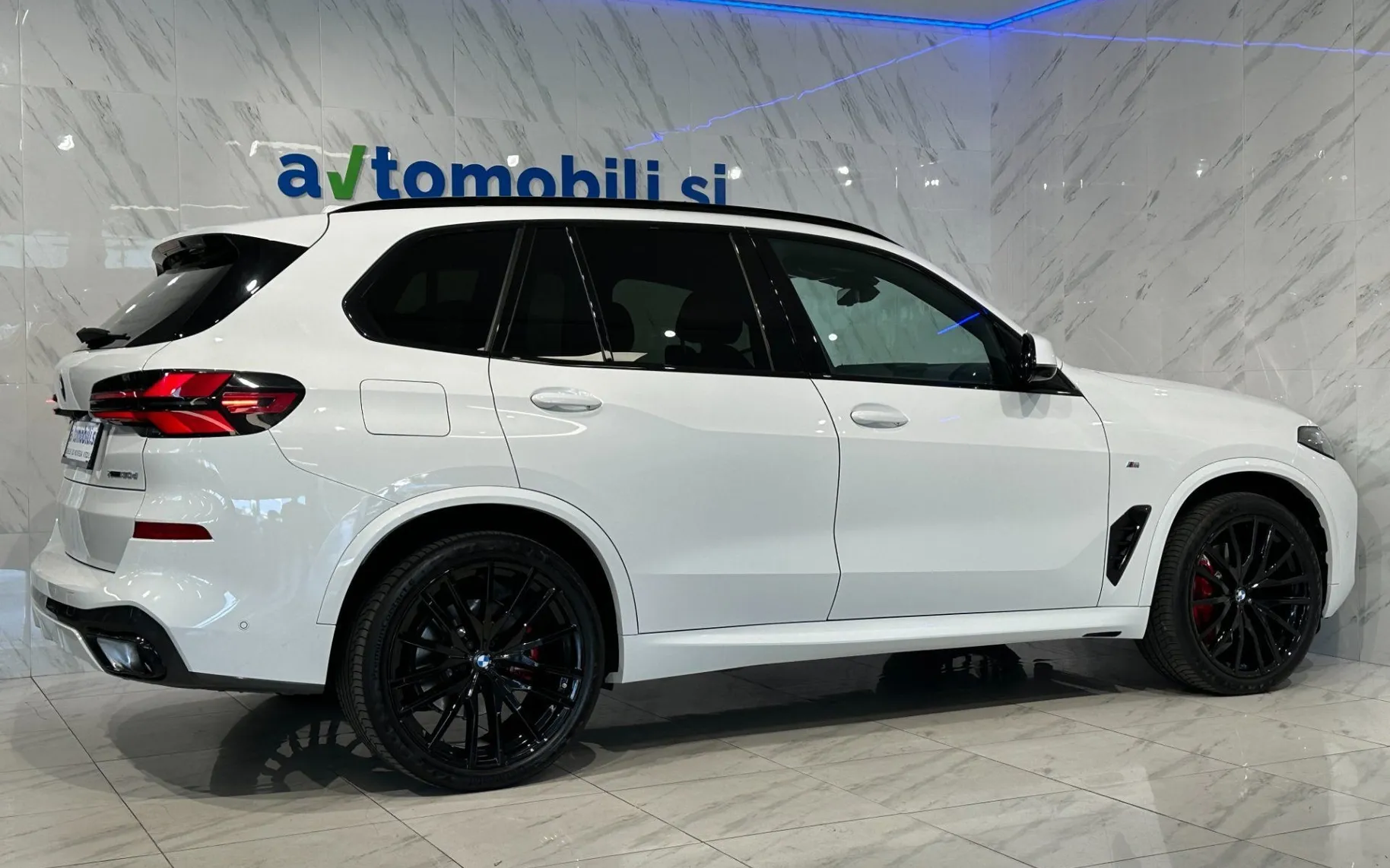 Zunanja slika - BMW serija X5: - xDrive30d|M-Pro|R22|IconcG|Kljuka|HUD|Harman|360K. - 6