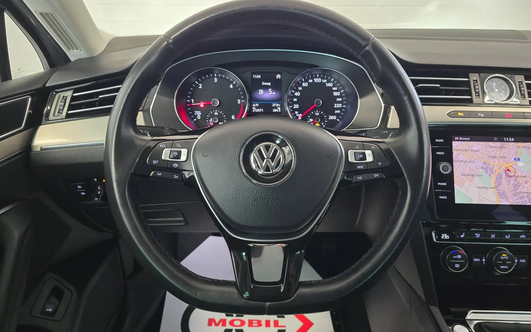 Notranja slika - Volkswagen Passat Variant - 2.0 TDI Highline - LED.alcantara.kamera.ACC.kljuka - 12