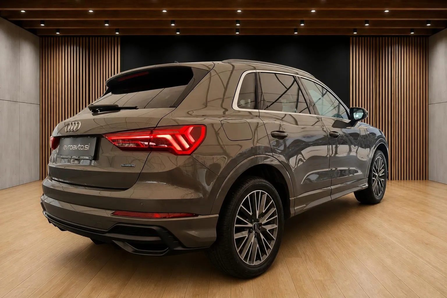 Zunanja slika - Audi Q3 - quattro 40 TDI S line•Radarski tempomat•Matrix - 4