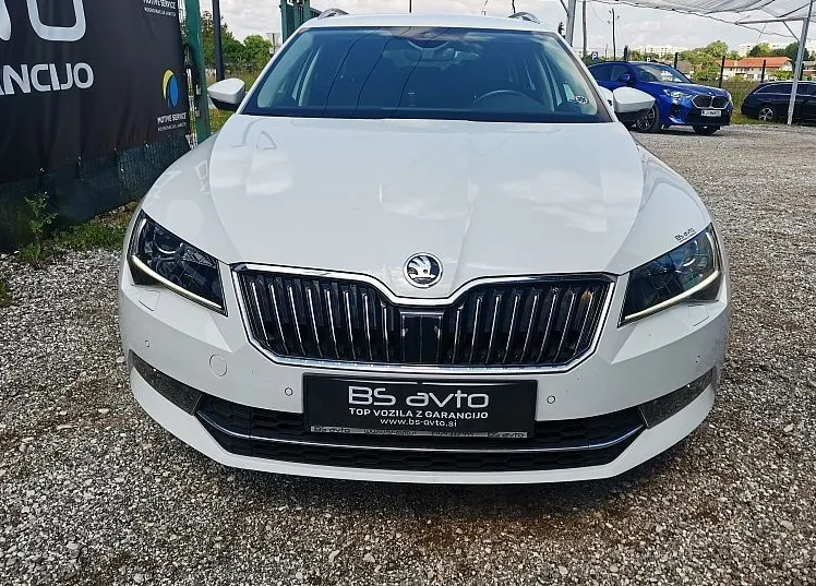 Zunanja slika - Škoda Superb - 2.0 TDI Style Combi110 kW XENON-ALU19-NAVI-VIRTUAL - 2
