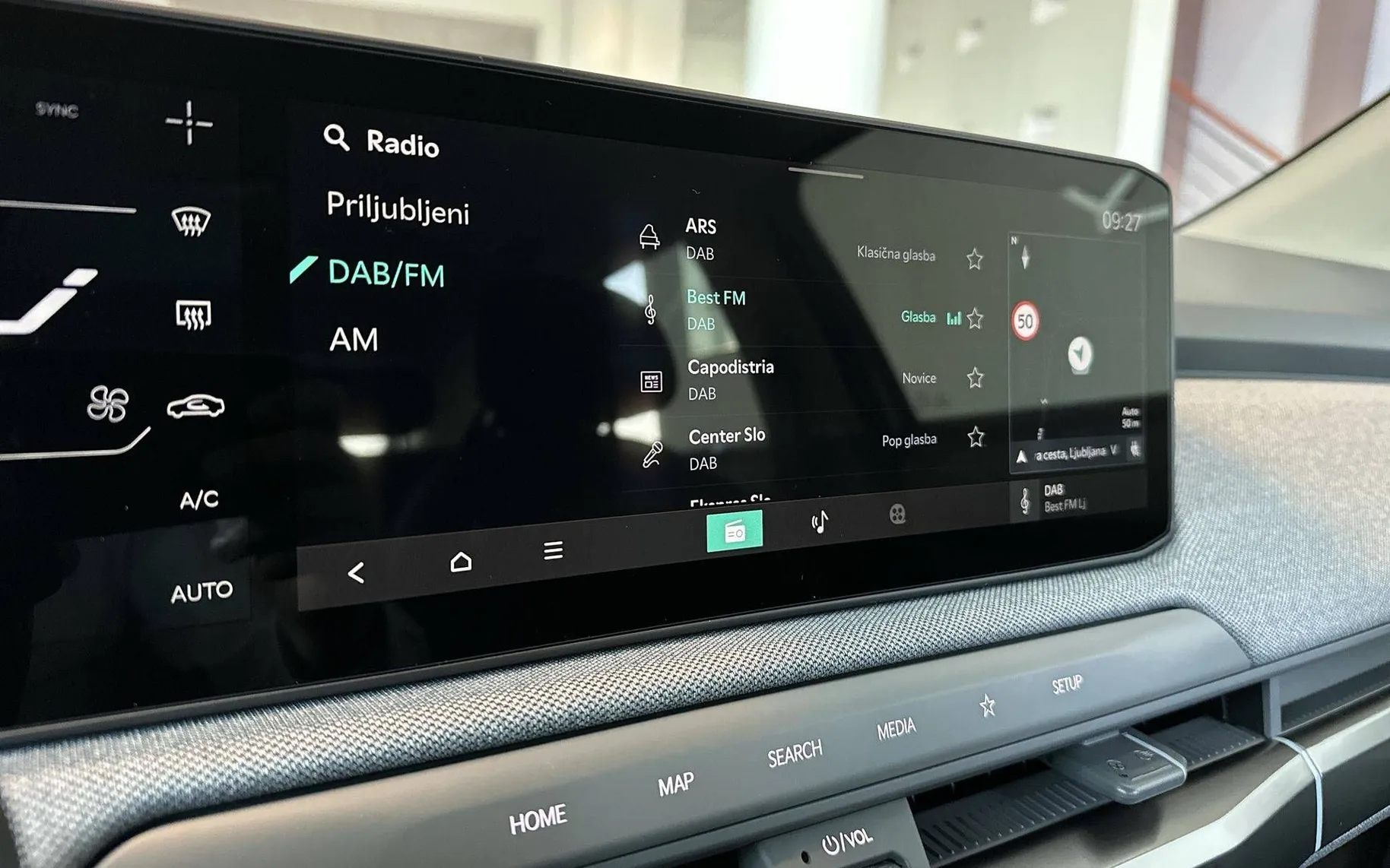 Notranja slika - KIA EV3 - STAR 58.3 kWh baterija - 15