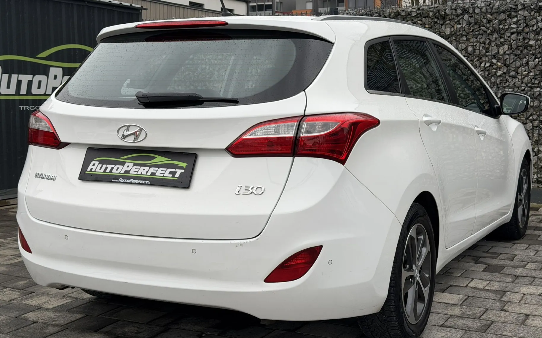 Zunanja slika - Hyundai i30 Wagon - 1.6 CRDI|GR.SED|2CON|TEMPOMAT - 6
