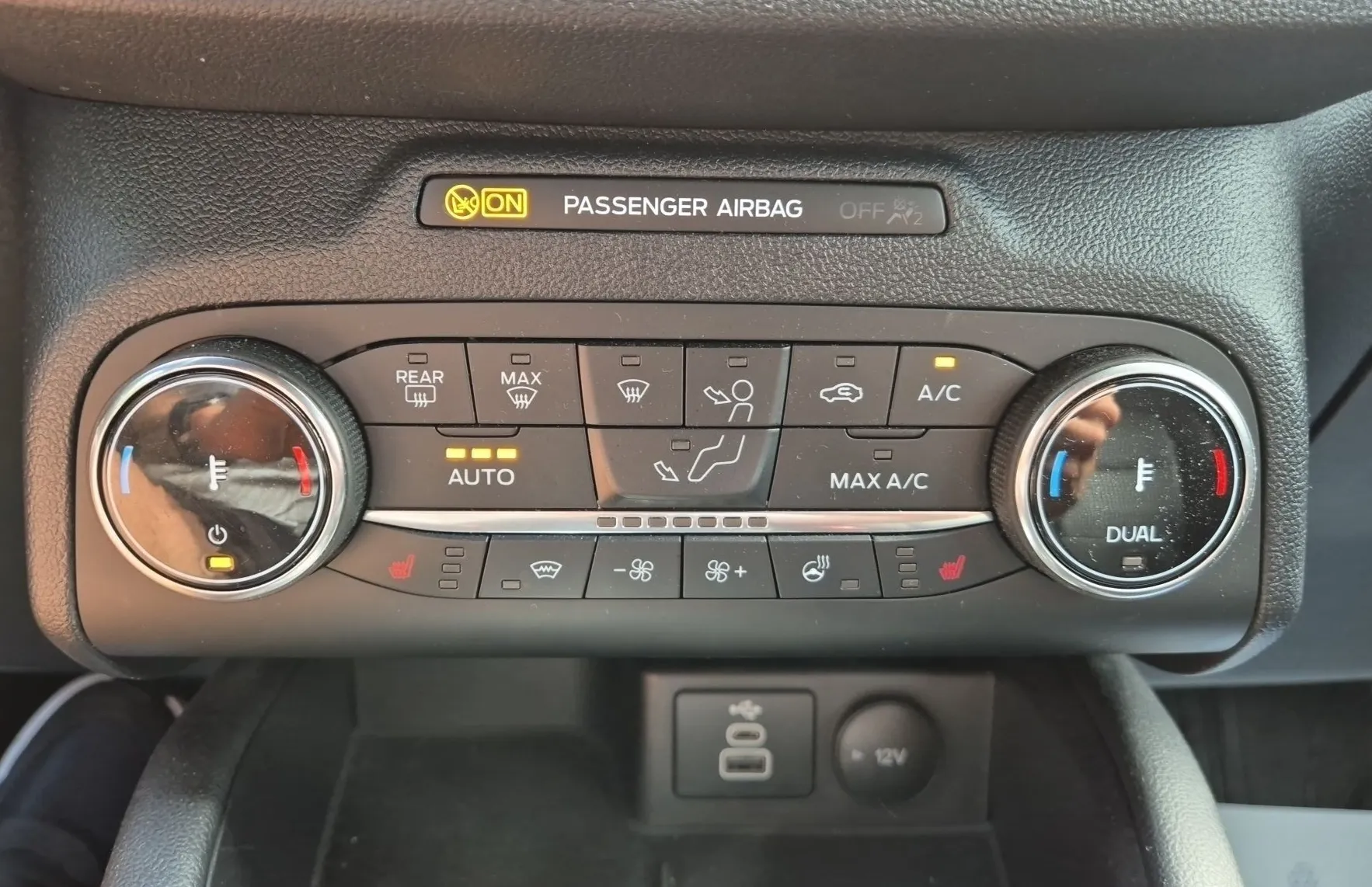 Zunanja slika - Ford Kuga - ST-LINE 2.0 120PS A8-SLO-1.LAST-VK-TOVARNIŠKO JAM. - 16