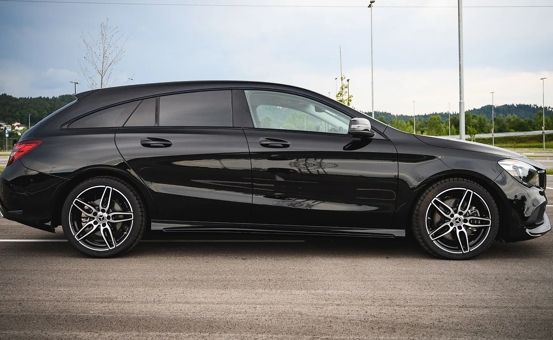 Zunanja slika - Mercedes-Benz CLA-Razred - CLA Shooting Brake CLA 220 d 4M SB Avt. AMG LINE LED ZALOGA - 4