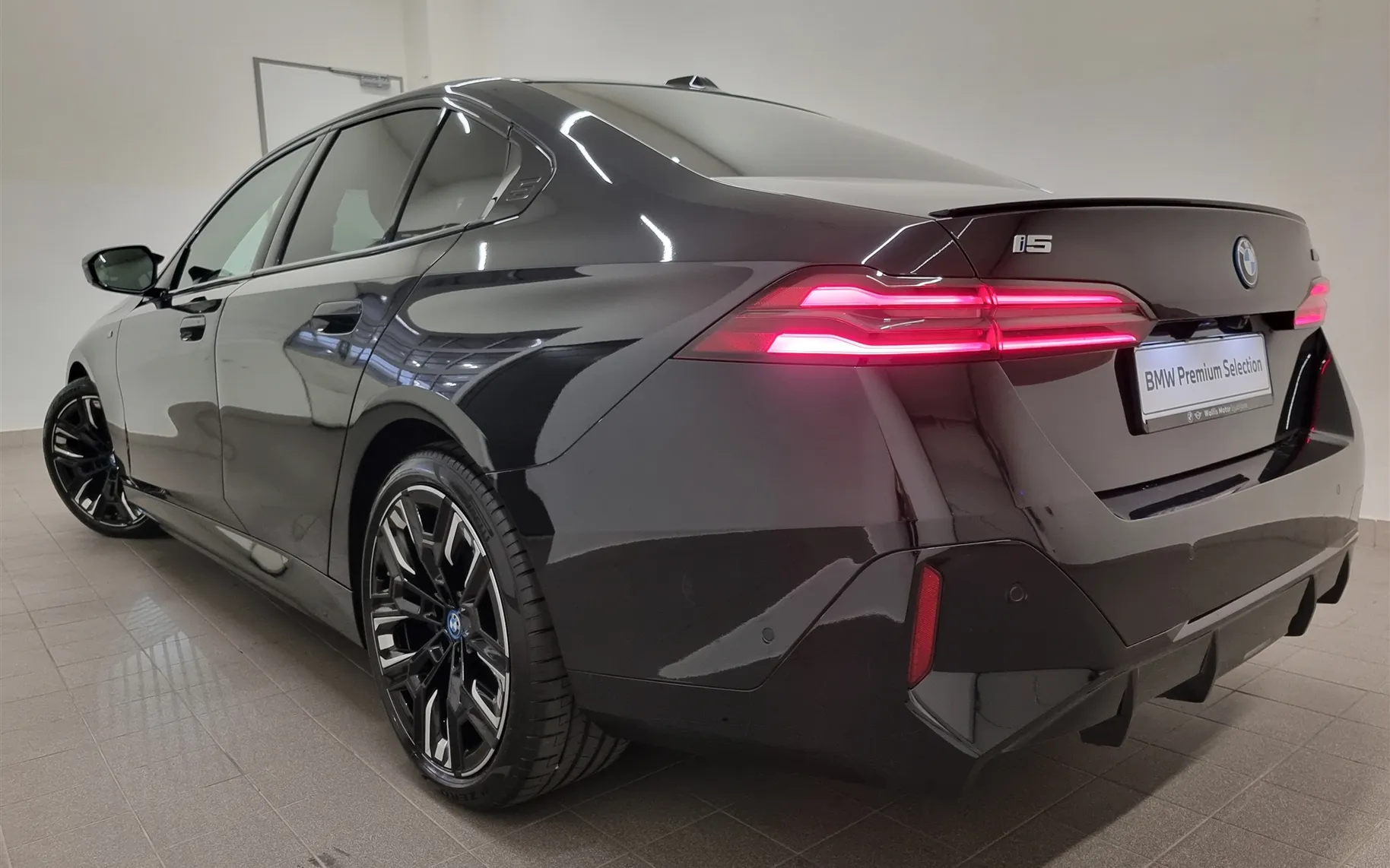 Zunanja slika - BMW i5 - M60 xDrive Limuzina - 14