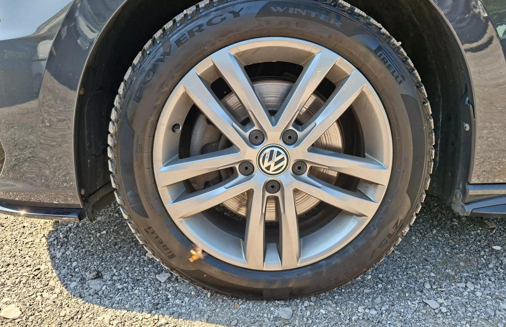 Zunanja slika - VW Touran - 2.0 TDI BMT R-Line Edition - 16
