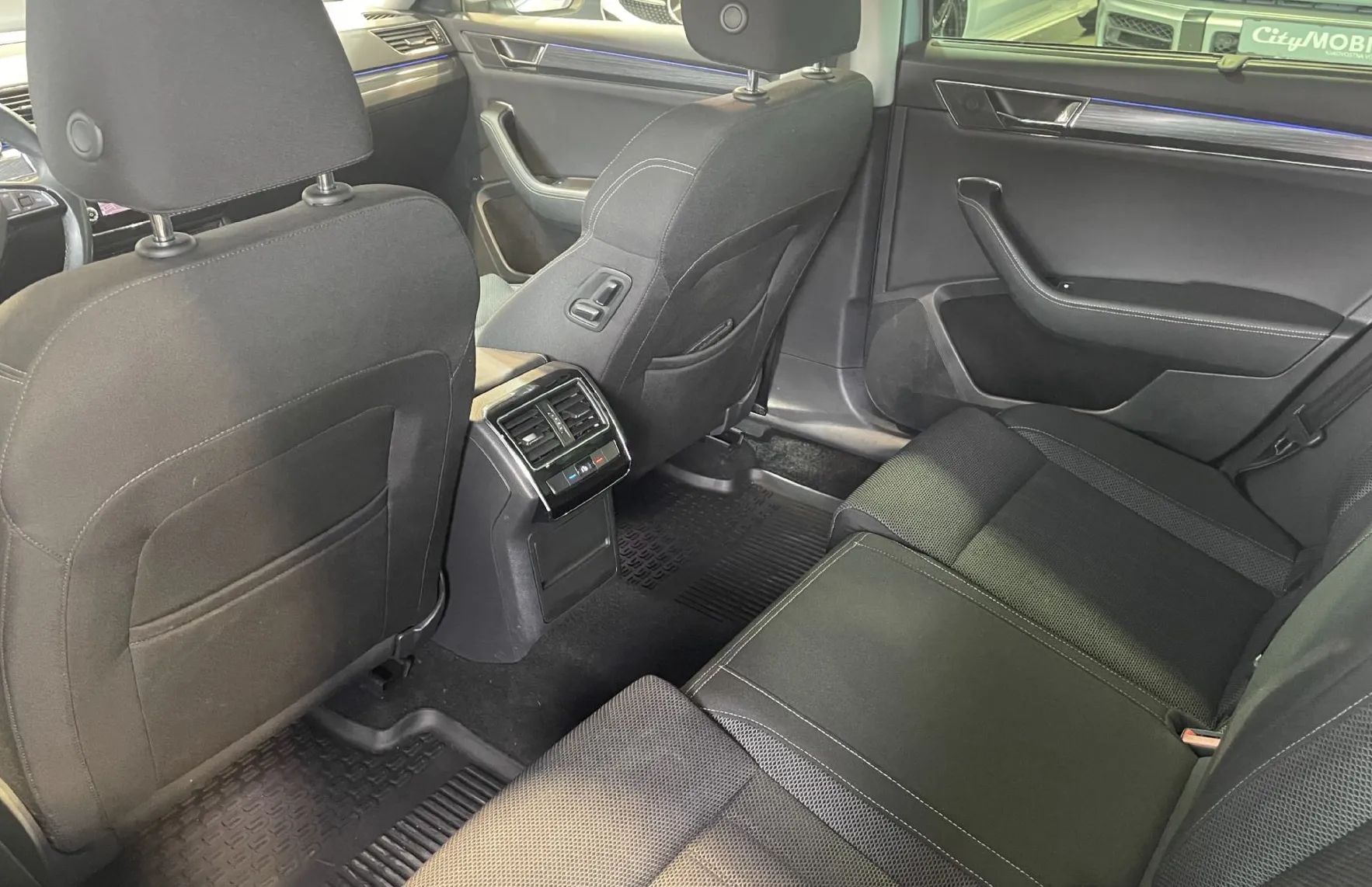 Zunanja slika - Škoda Superb - SLO-NAVIGACIJA-VIRTUAL-MEMORY-RADAR-ALU19-KAMERA - 18