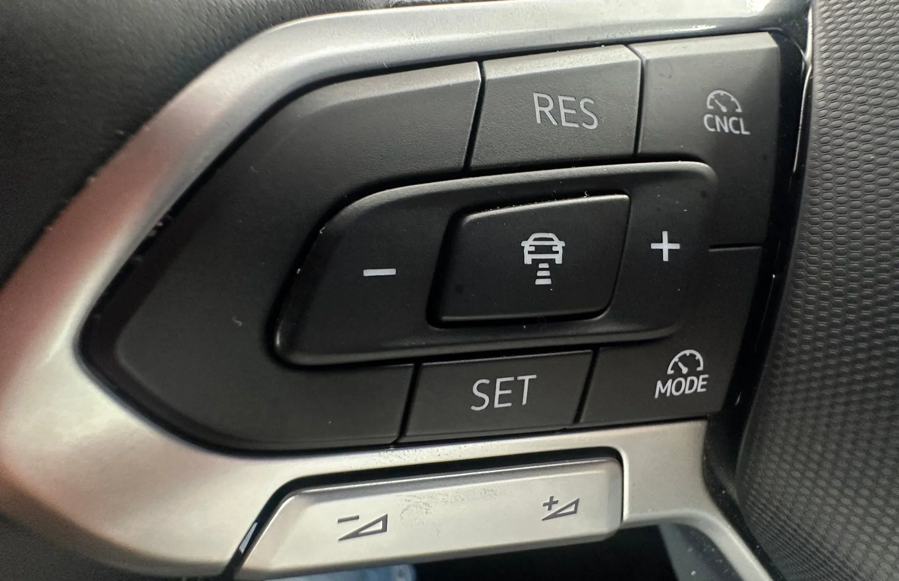 Zunanja slika - VW Passat - Variant 1.5 eTSI Business DSG.NEMŠKI.KLJUKA.KAMERA.LED.ACC - 16