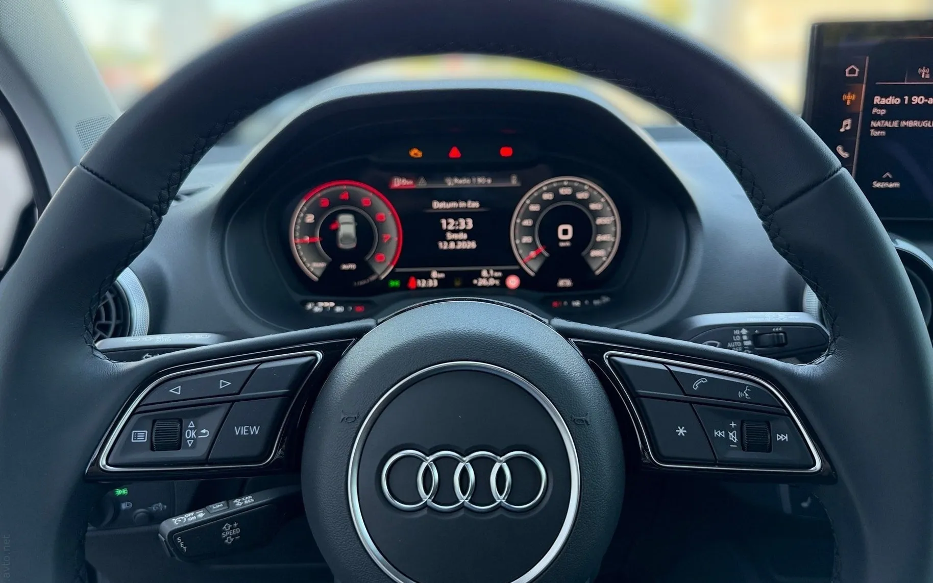 Notranja slika - Audi Q2 - 30 TFSI Advanced - 8