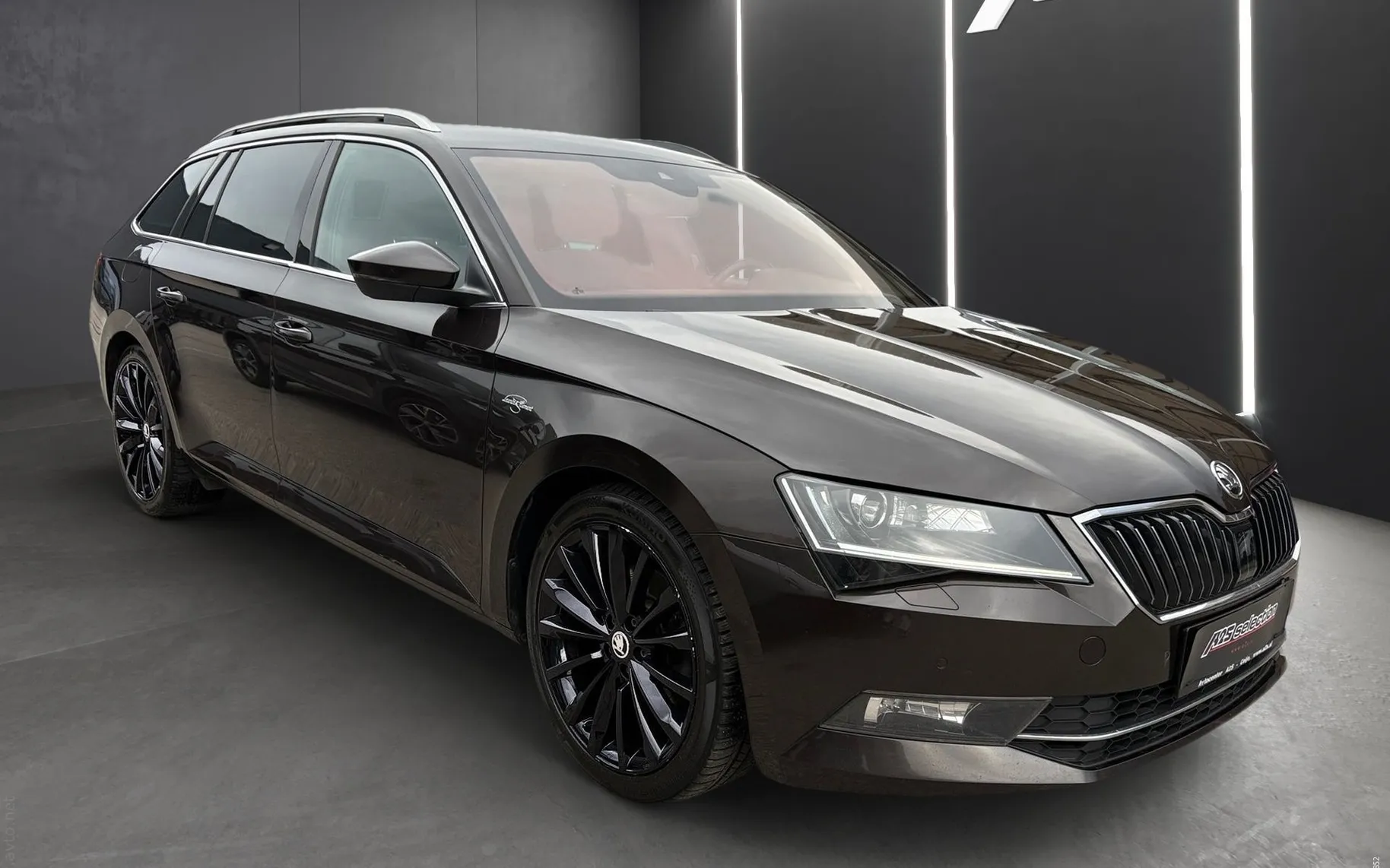 Zunanja slika - Škoda Superb - 2.0 TDI L K Combi DSG 4X4 ... - 2