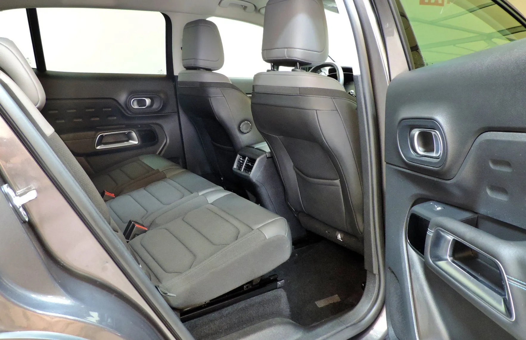 Zunanja slika - Citroën C5 Aircross - Hybrid 225 Avt. LED-KAMERA-KEYLESS - 12