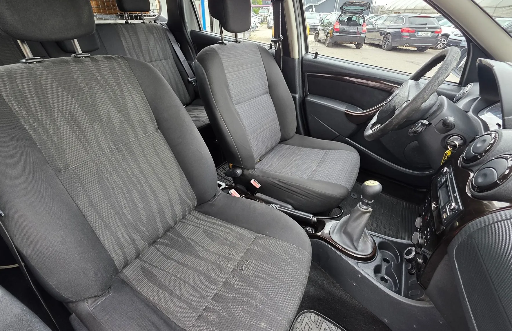 Zunanja slika - Dacia Duster - 4x4 1.5 dCi KLIMA-SLOVENSKA-1.LASTNIK - 13