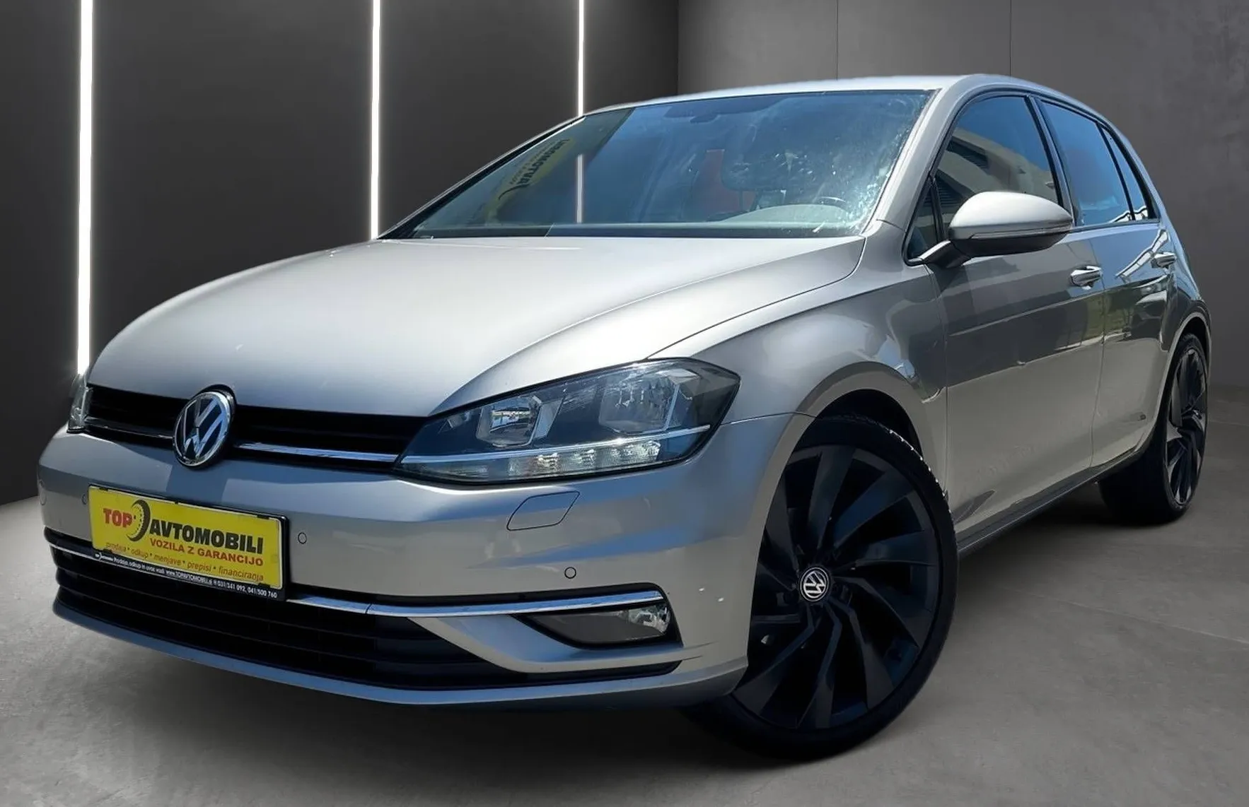 Zunanja slika - VW Golf - 1.6 TDI SLOVENSKI AKTIVNI TEMPOMAT GR.SEDEŽEV TOP - 1