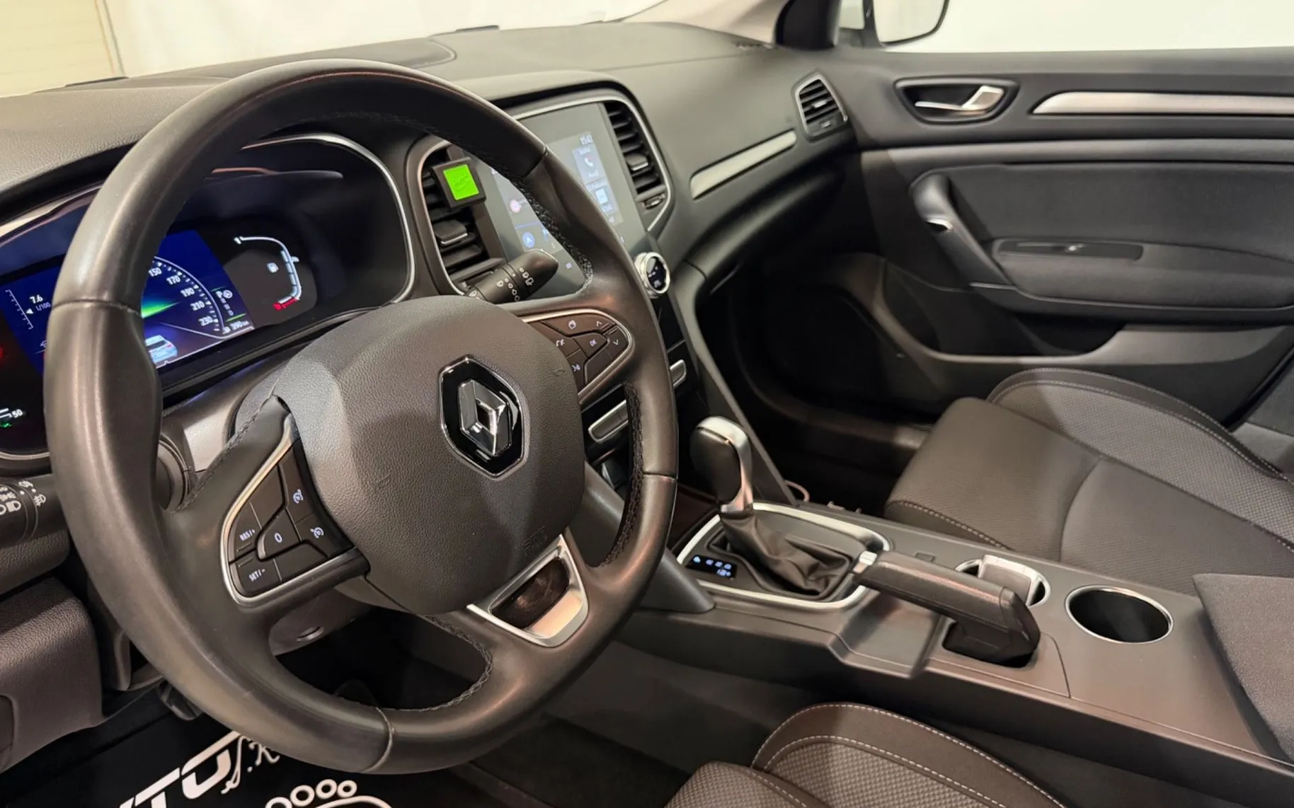 Notranja slika - Renault Megane - 115 DCI-FULL LED-AVTOMATIK-NAVIGACIJA-TEMPOMAT-PDC - 10