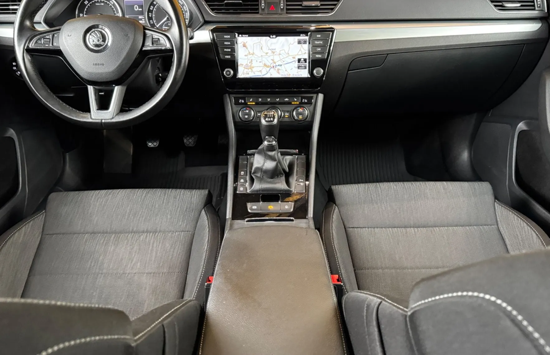 Zunanja slika - Škoda Superb - 2.0 TDI 4X4-MEMORY-GRETJE-Bi XENON - 14