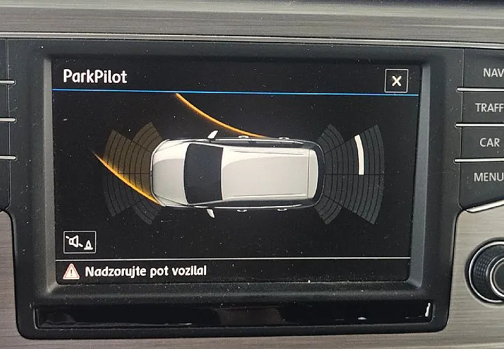 Zunanja slika - Volkswagen Golf - Sportsvan 1.6 TDI 116ks °16-COL° °2x PDC° °TEMPOMAT° - 11