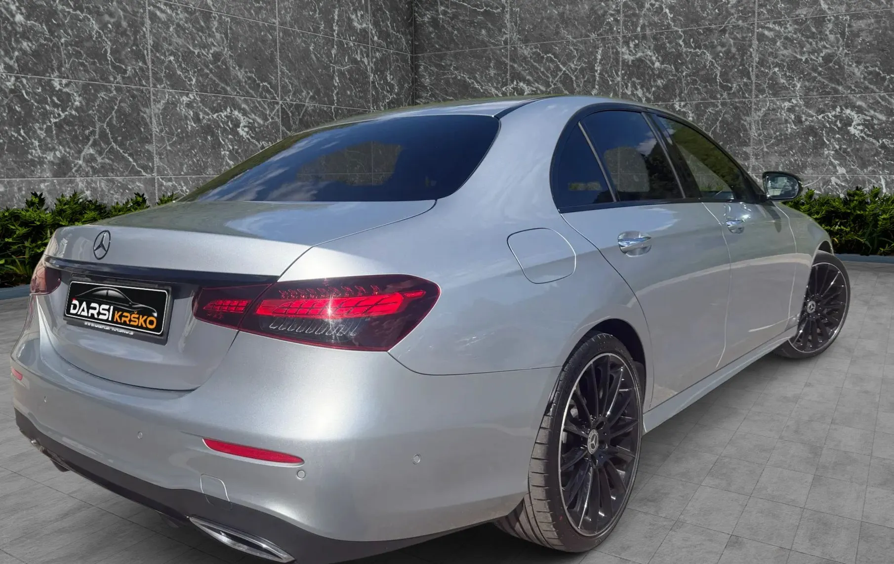 Zunanja slika - Mercedes-Benz E-Razred - E220d AMG WIDE MULTIBEAM WEBASTO PRIKLOP ALU20 - 2