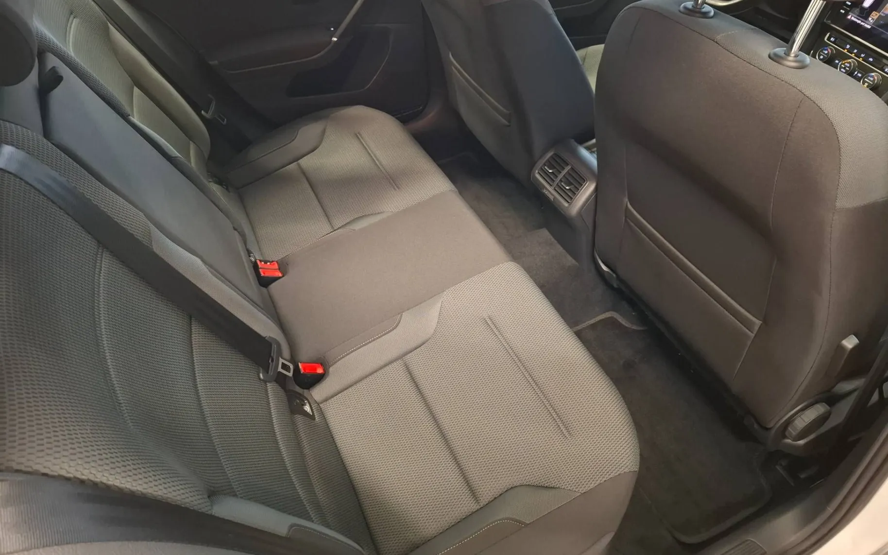 Notranja slika - Volkswagen Golf Variant - 1.6 TDI 1 LASTNIK-SLO-ACC-MRTVI KOTI-2X PDC-LED... - 9