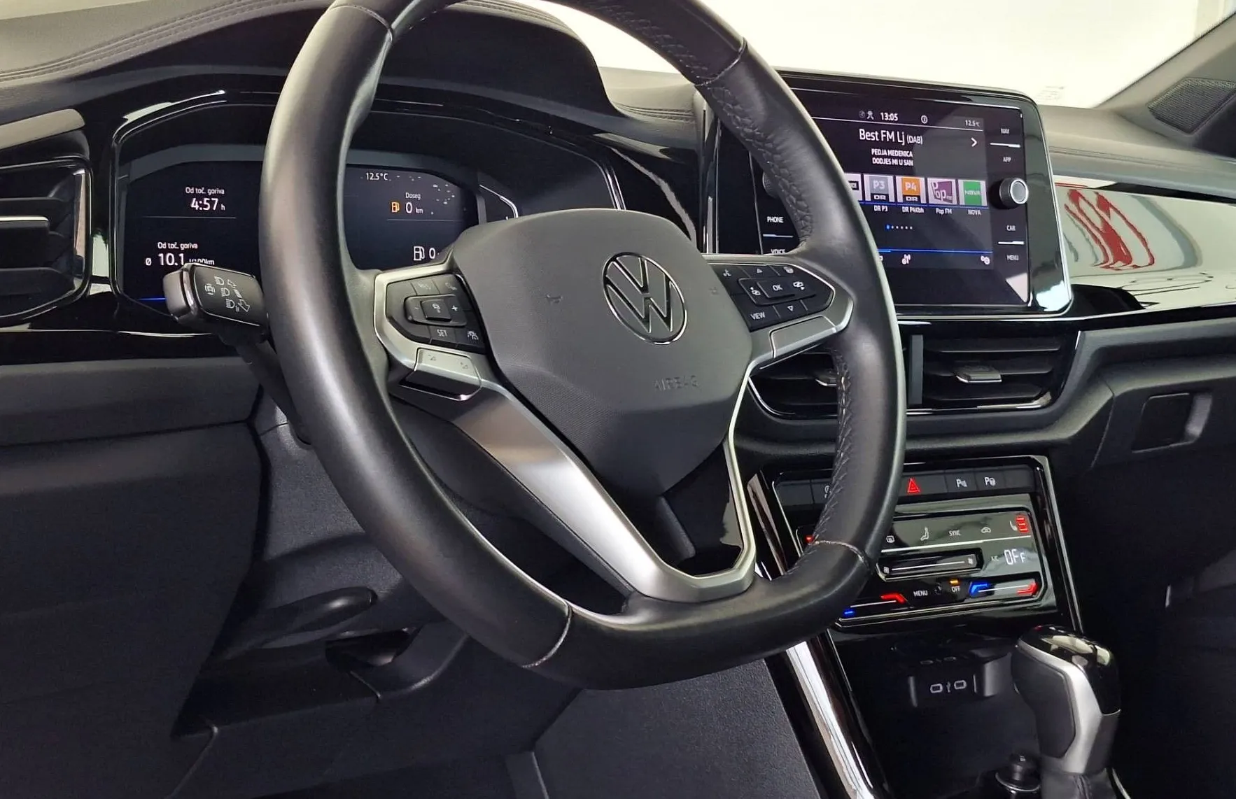 Zunanja slika - Volkswagen T-Roc - 1.5 TSI Sport DSG•PANO•MRTVI KOTI•KEYLESS•ACC• - 18