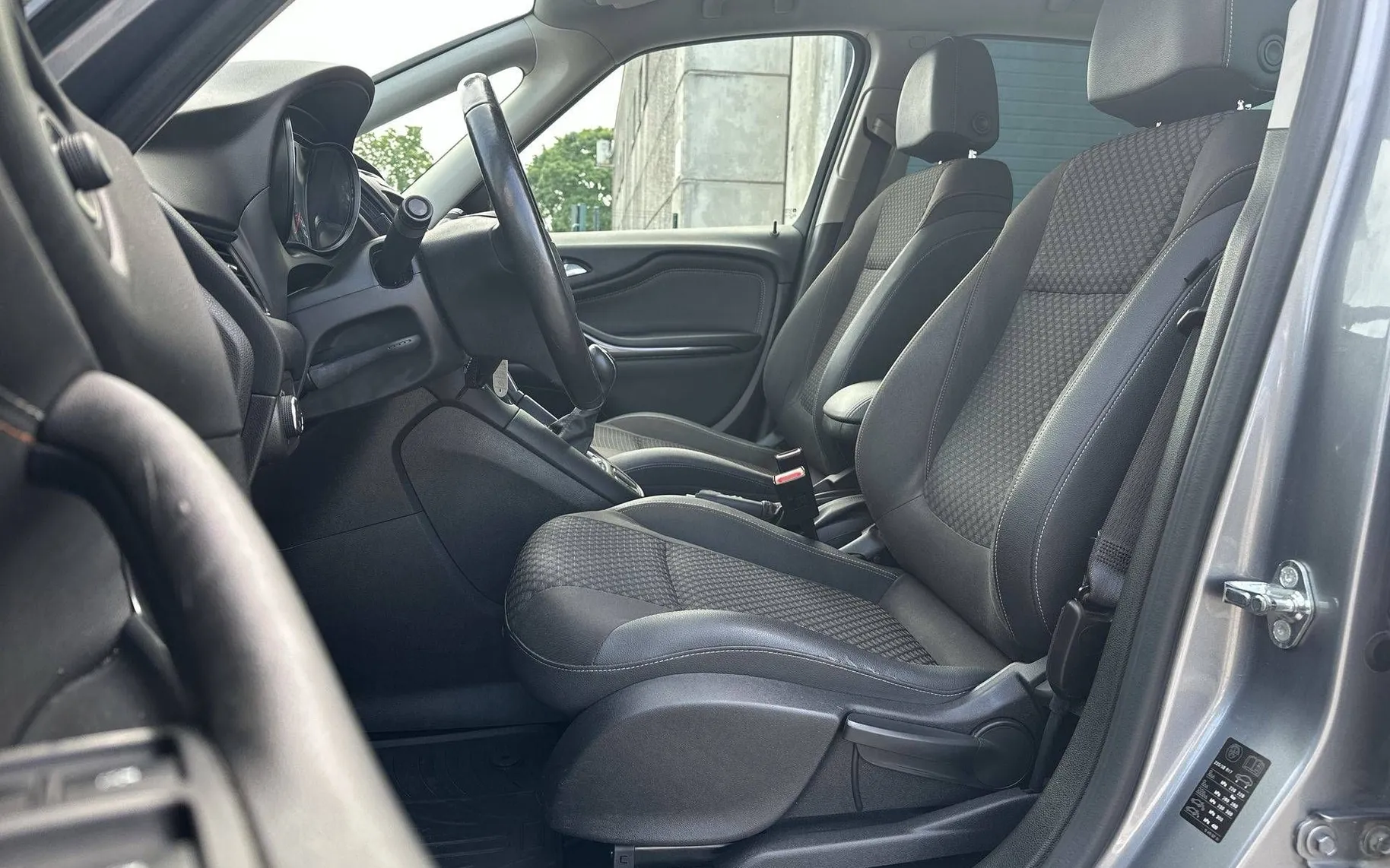 Notranja slika - Opel Zafira - 1.4 Tourer... - 10