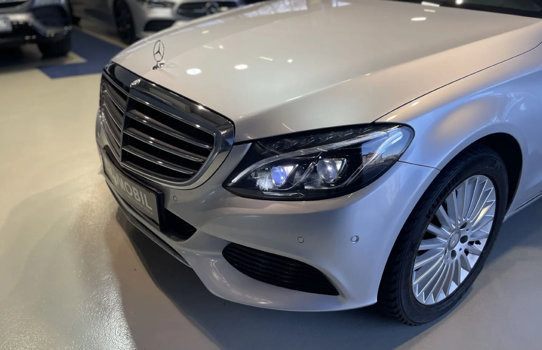 Zunanja slika - Mercedes-Benz C-Razred - AVANTGARDE-HEAD UP-PANO-LED-NAVI-KAMERA-ALU - 7