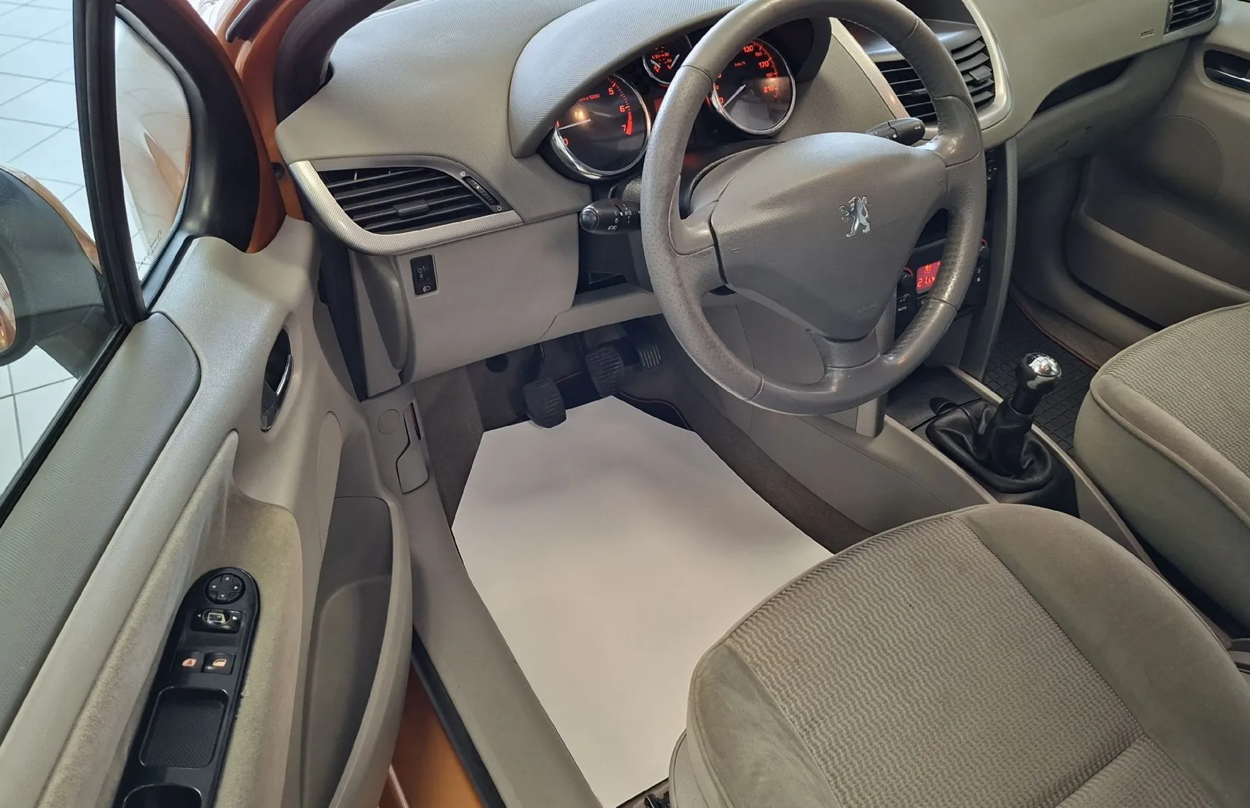 Zunanja slika - Peugeot 207 - PREMIUM 1.4 16V-HITRI KREDIT-ODLIČEN- - 6