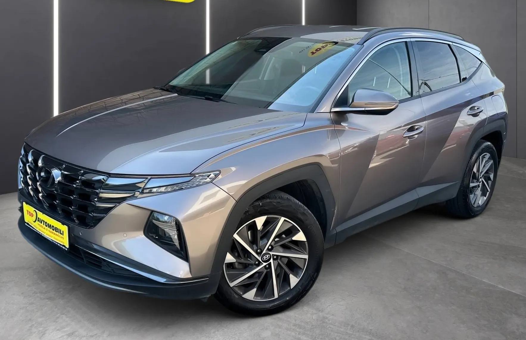 Zunanja slika - Hyundai Tucson - 1.6 T GDI 1LASTNIK VIRTUAL NAVI PDC KAMERA TOP - 2