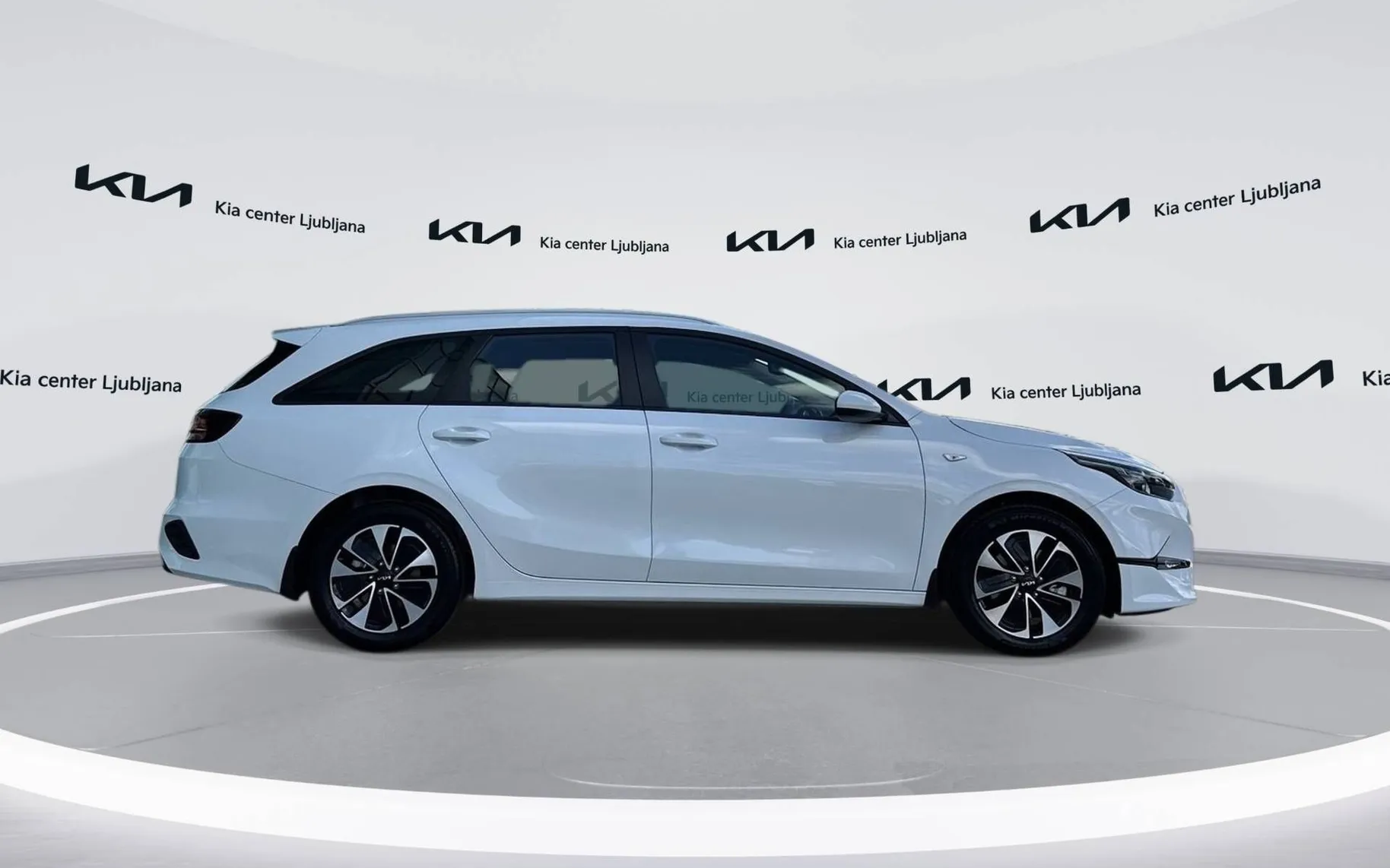 Zunanja slika - KIA Ceed SW - 1.5 T-GDI LX Champion+ ISG DCT - 4