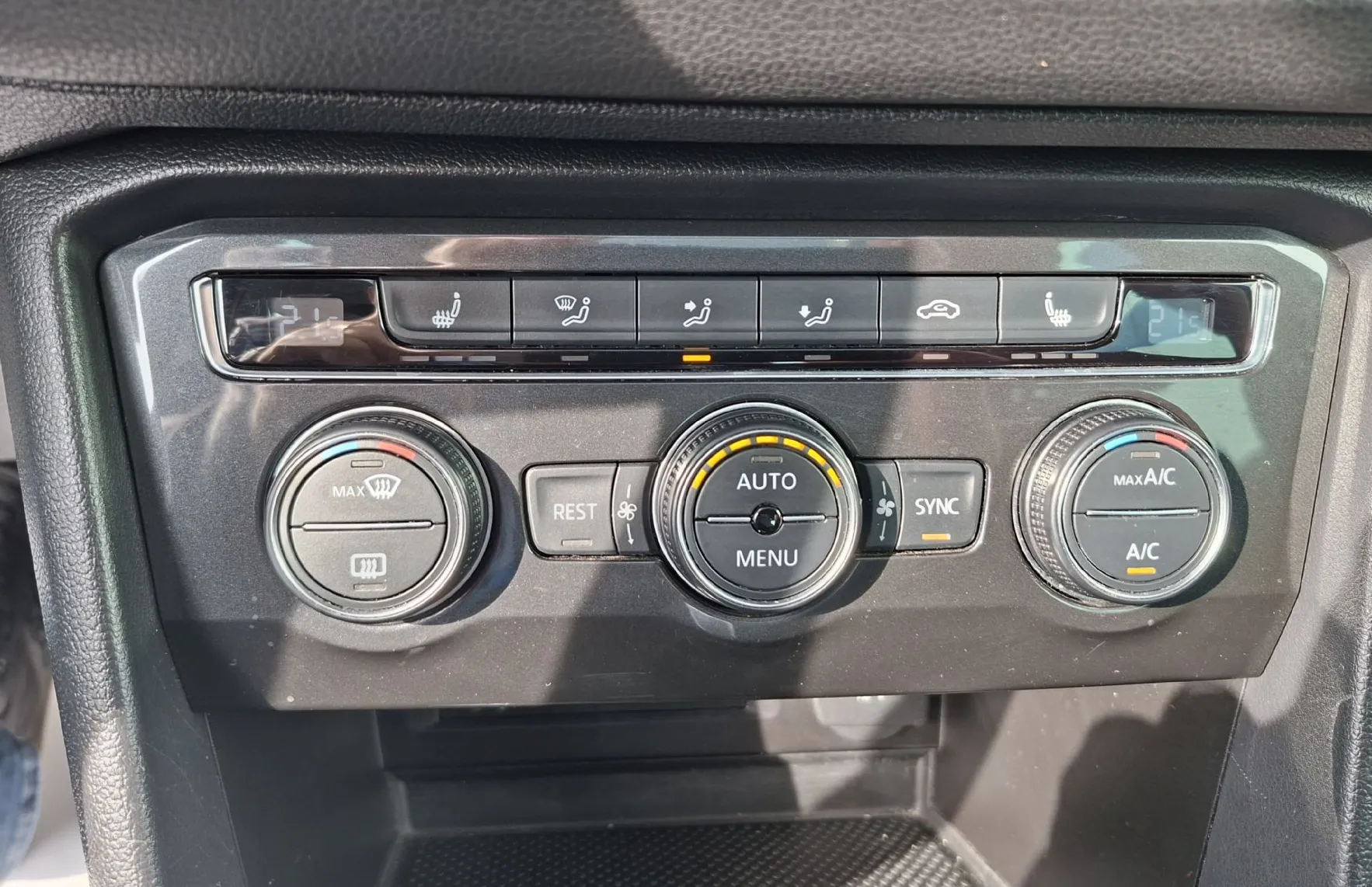 Zunanja slika - VW Tiguan - 2.0 TDI 4Motion DSG Highline OFFROAD - 16