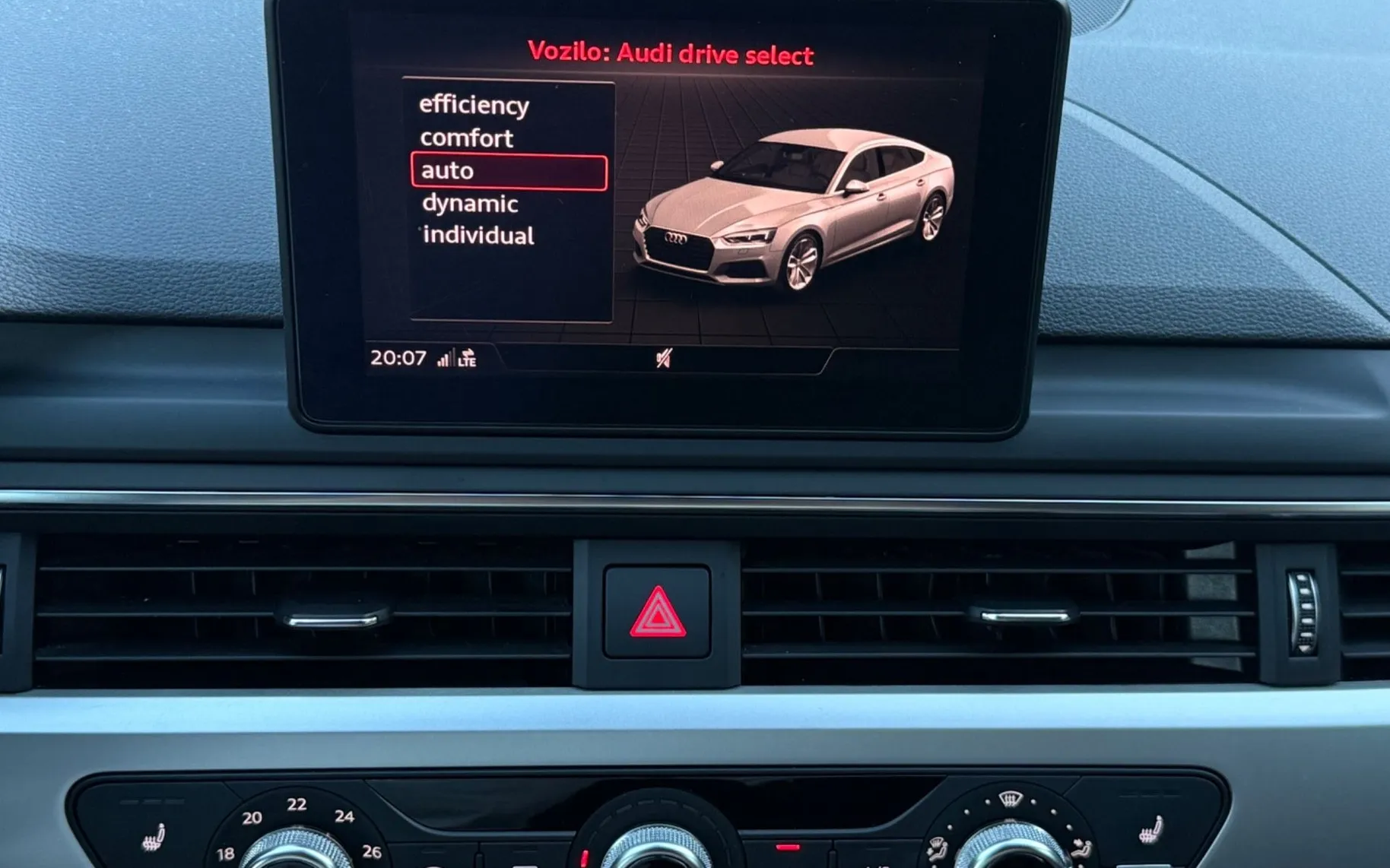Notranja slika - Audi A5 Sportback - 2.0 TDI-AUT-S LINE-LIZING ZA TUJCE-XENON LED - 11