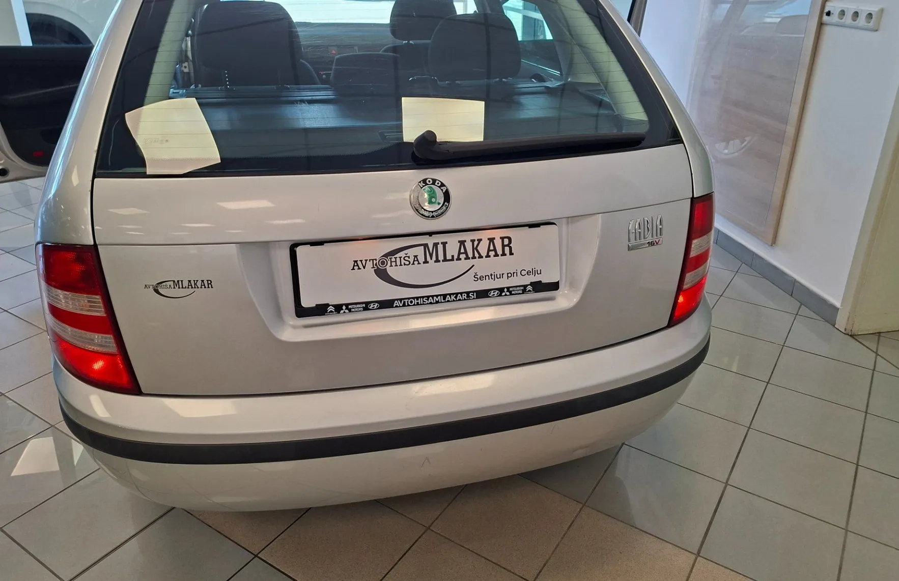 Zunanja slika - Škoda Fabia - Combi Ambiente 1.4 16V-ODLIČEN-HITRI KREDIT- - 5