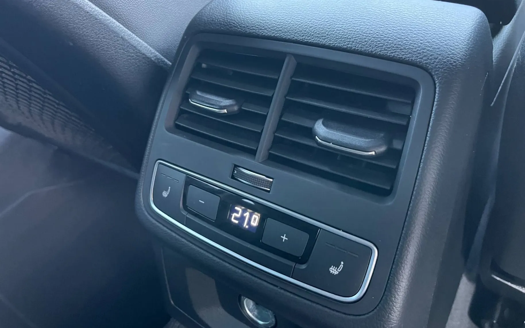Notranja slika - Audi A4 Avant - 35 TDI S tronic-1 LASTNICA-VIRTUAL-MATRIX-KLJUKA.. - 12