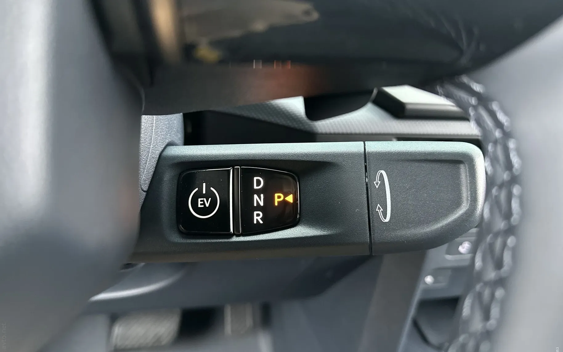 Notranja slika - KIA PV5 - 71.2 kWh baterija 120 kW 163 KS  Quantum - 17