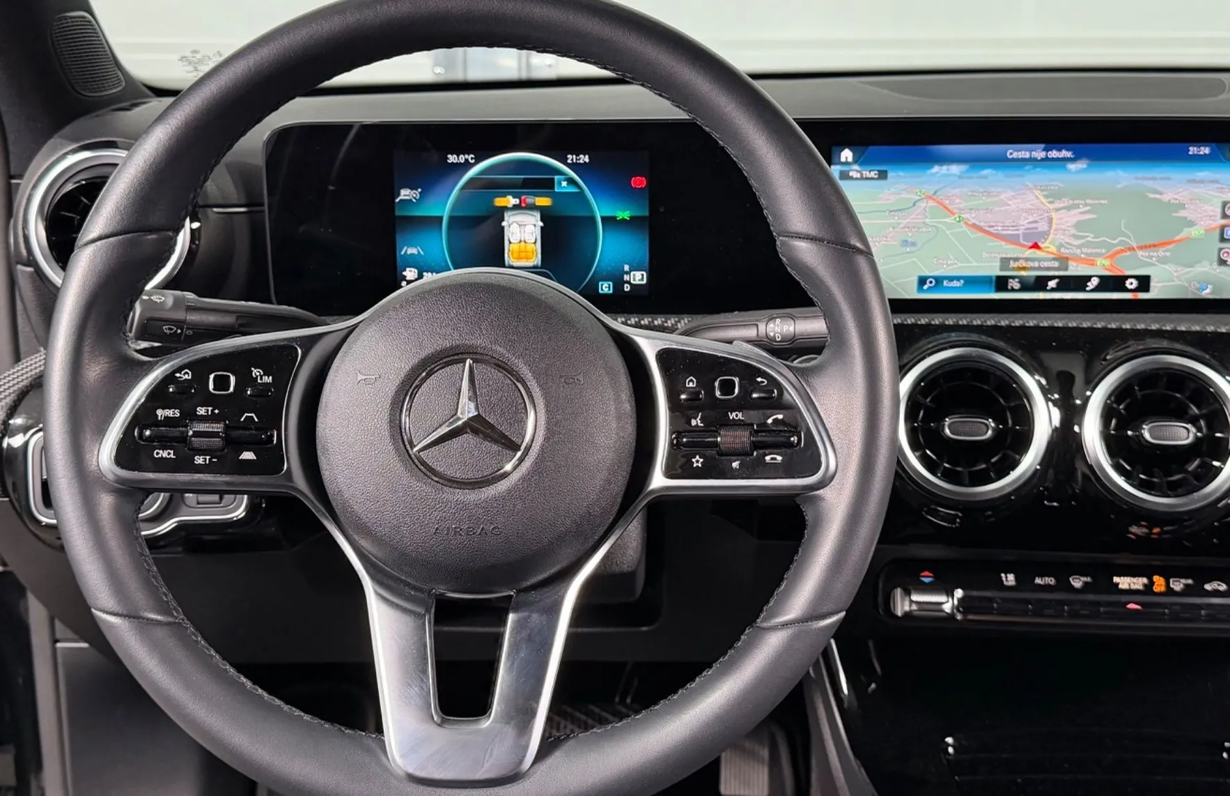 Zunanja slika - Mercedes-Benz A-Razred - LIMUZINA - AKTIVNI TEMP. - KAMERA - NAVI - LED ... - 9