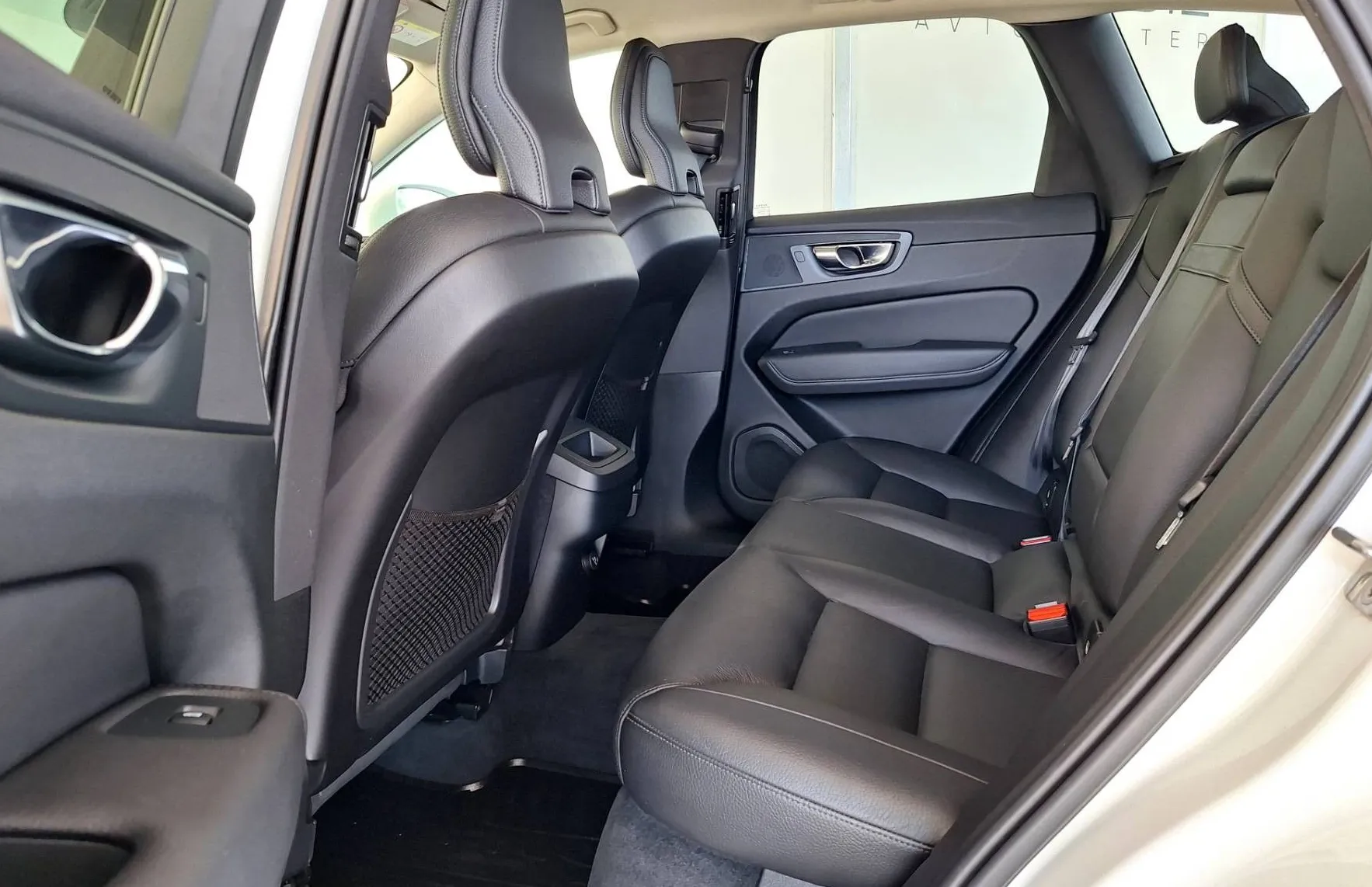 Zunanja slika - Volvo XC60 - D4 Inscription•VL.KLJUKA•MEMORY•SLOVENSKO POREKL.. - 14