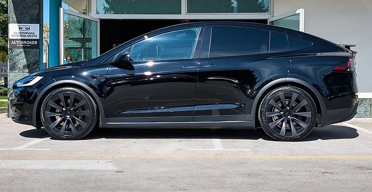 Zunanja slika - Tesla Model X - Plaid All-Wheel Drive Yoke Avtopilot kljuka - 8