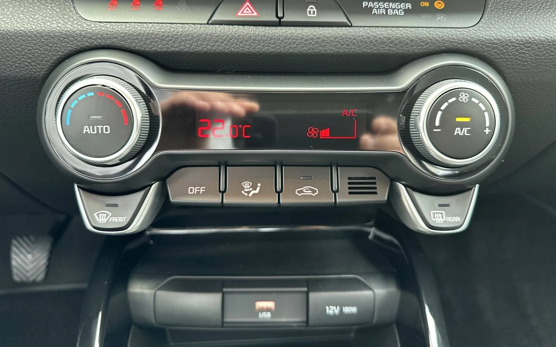 Notranja slika - KIA Stonic - 1.0 T-GDi LX Urban+ DCT - 19