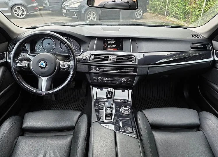 Zunanja slika - BMW Serija 5 - Touring: 520D XDRIVE AVT LED-M-VOLAN-PDC-GRETJE SEDEŽEV - 9
