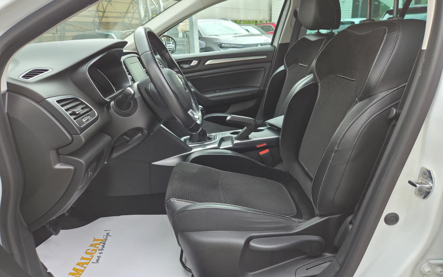 Zunanja slika - Renault Megane Limousine - Intens Berline dCi 110 Energy - 9