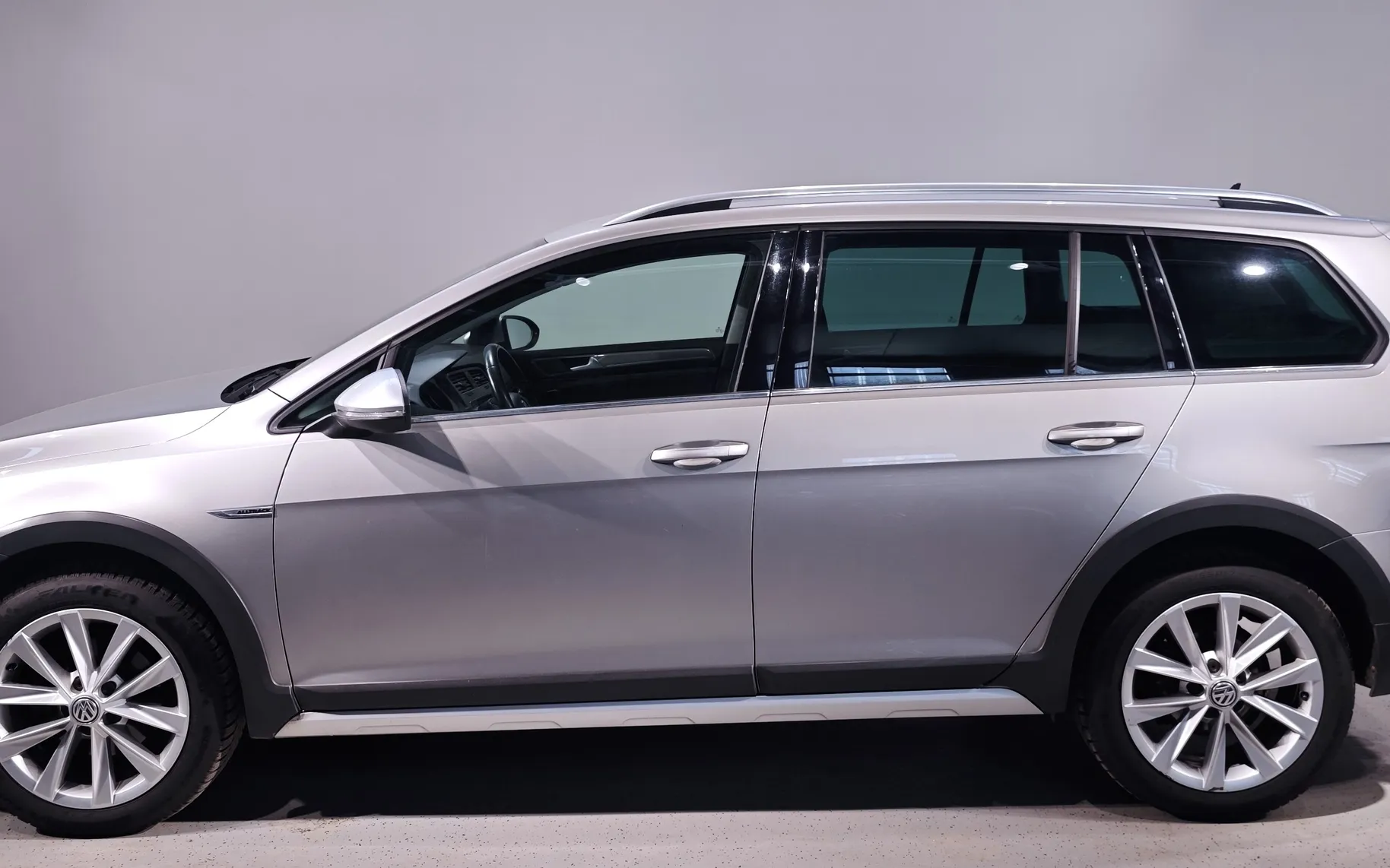 Zunanja slika - VW Golf - Variant 1.6TDI BMT 4MOTION Alltrack 81kW NAVI ALU XENON - 2