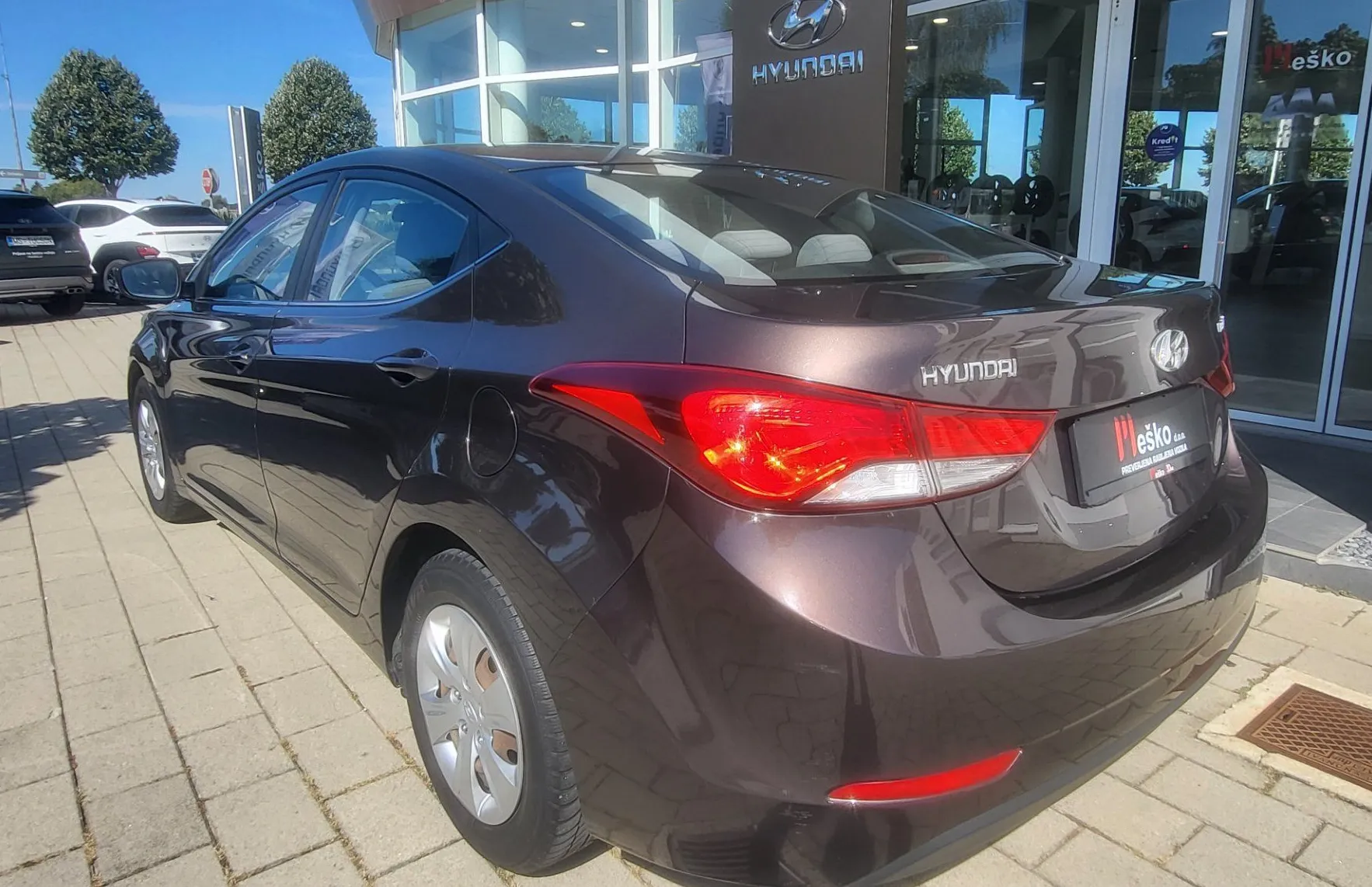 Zunanja slika - Hyundai Elantra - 1.6 CVVT Comfort slo-1lastnik-acc-potrjena servisn - 4