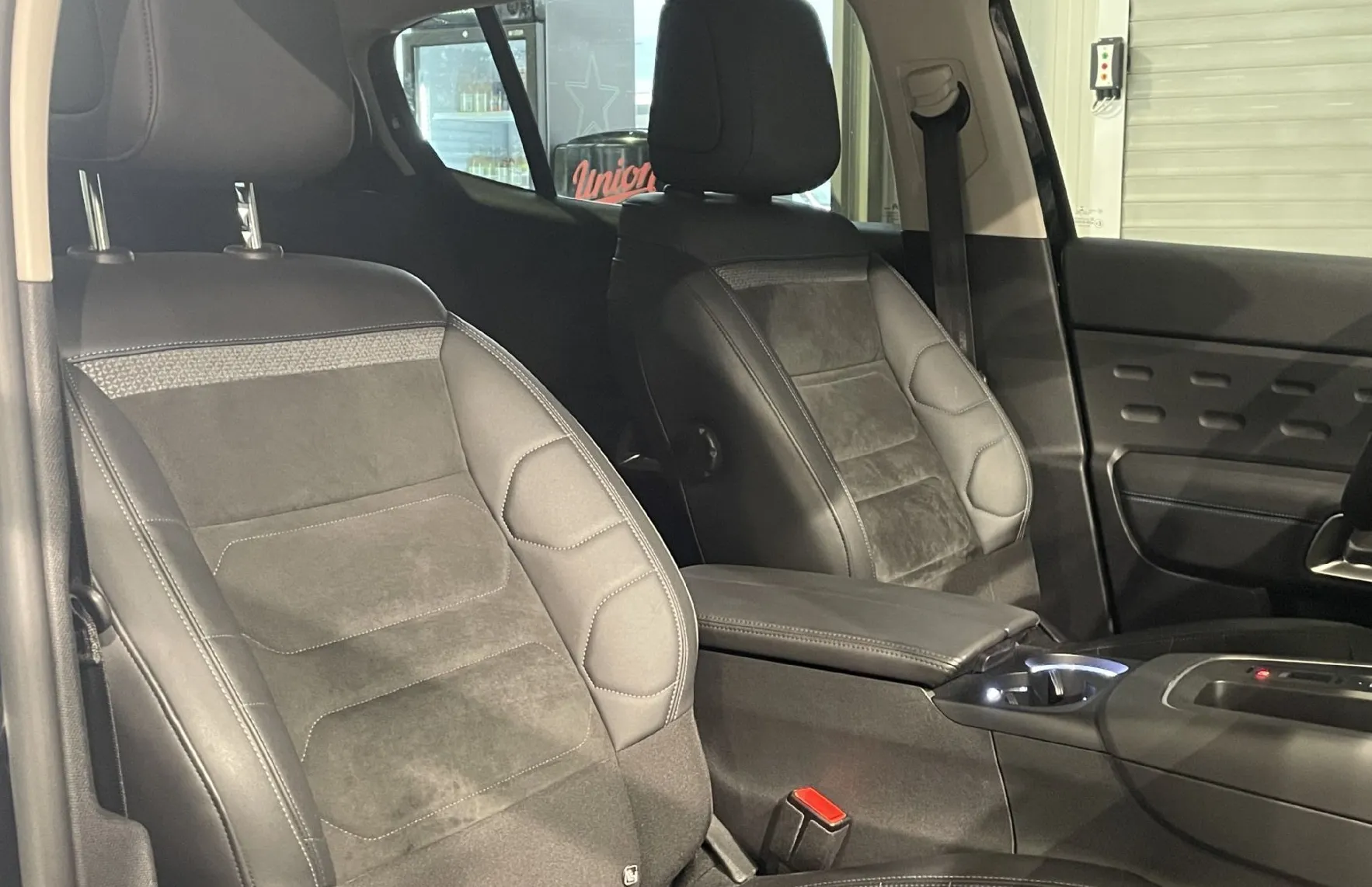 Zunanja slika - Citroën C5 Aircross - 1.LASTNIK-KEYLESS-NAVIGACIJA-360KAMERA-RADAR-LED - 11