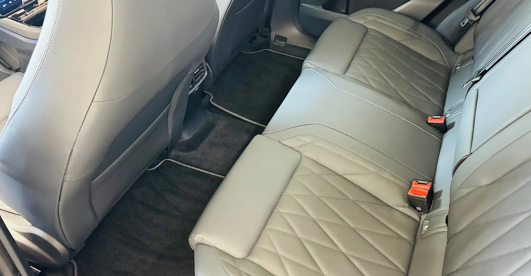 Zunanja slika - Ford Explorer - 82kWh 286HP Premium.KAMERA.LED.NAVI.USNJE.ACC.TOP - 15