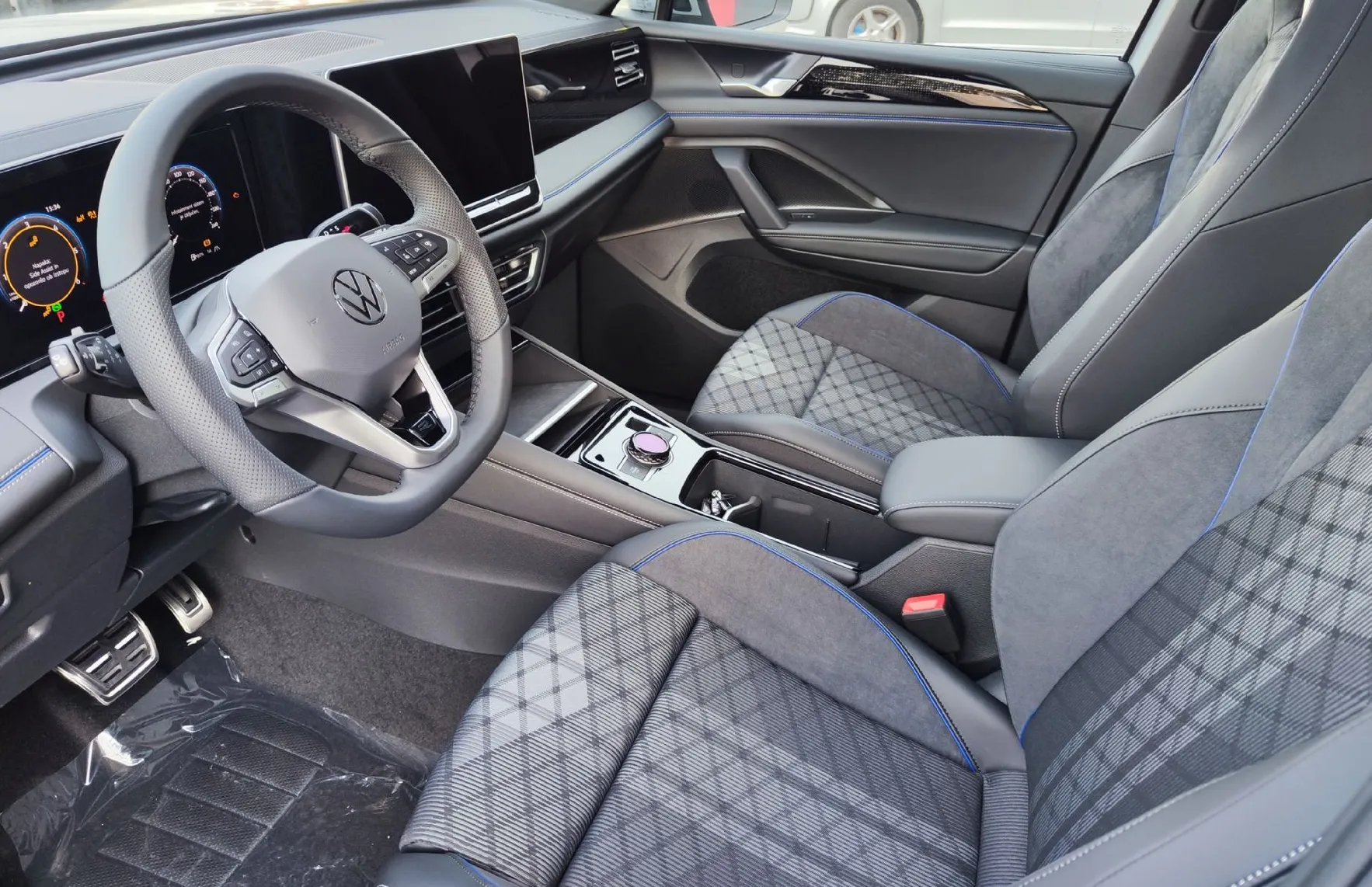 Zunanja slika - Volkswagen Tiguan - 2.0 TDI DSG 4JOY 110kW - 8