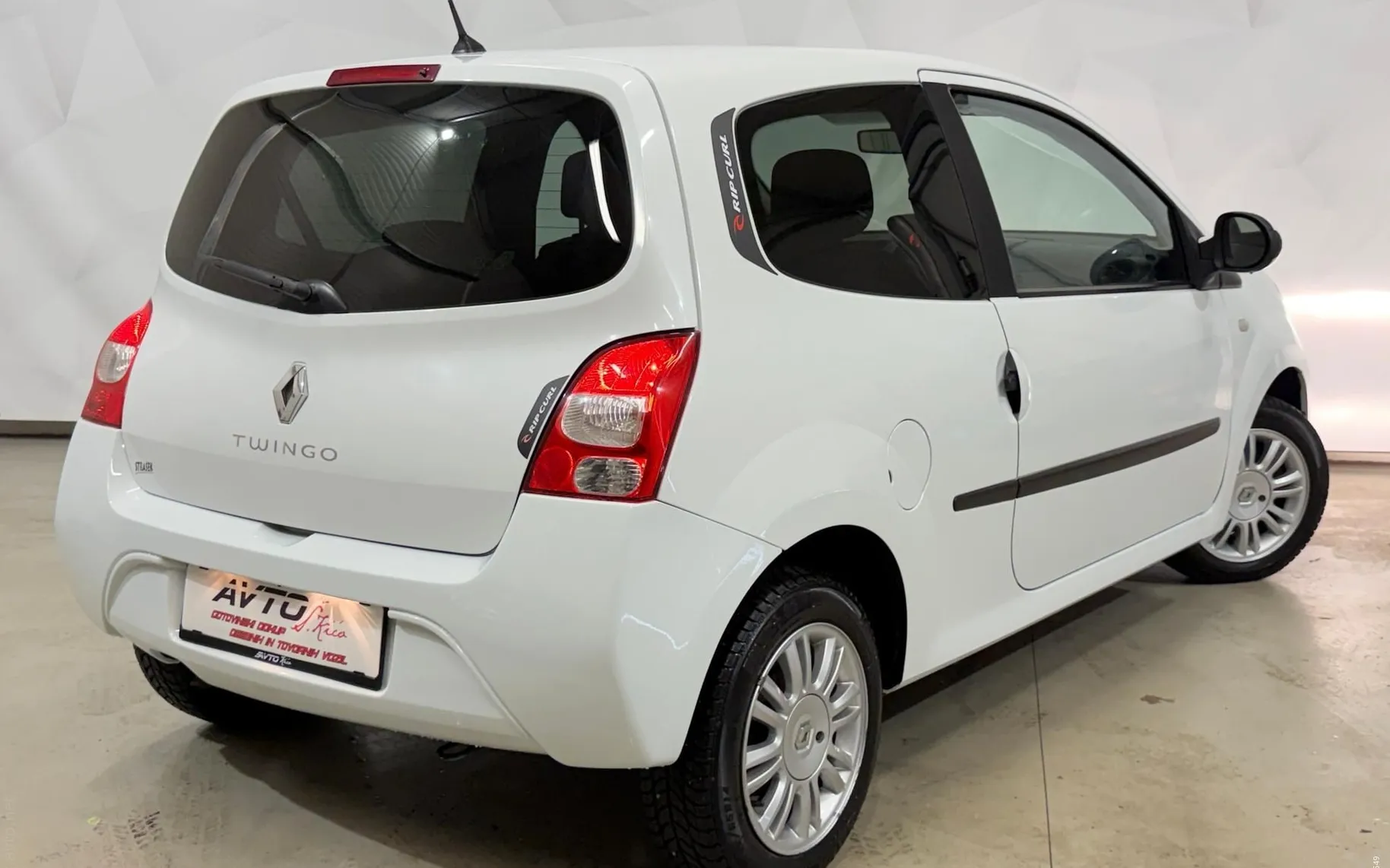 Zunanja slika - Renault Twingo - Rip Curl 1.2-KLIMA-SLOVENSKI-SERV4SNA-KNJ-TRAJNIK - 6