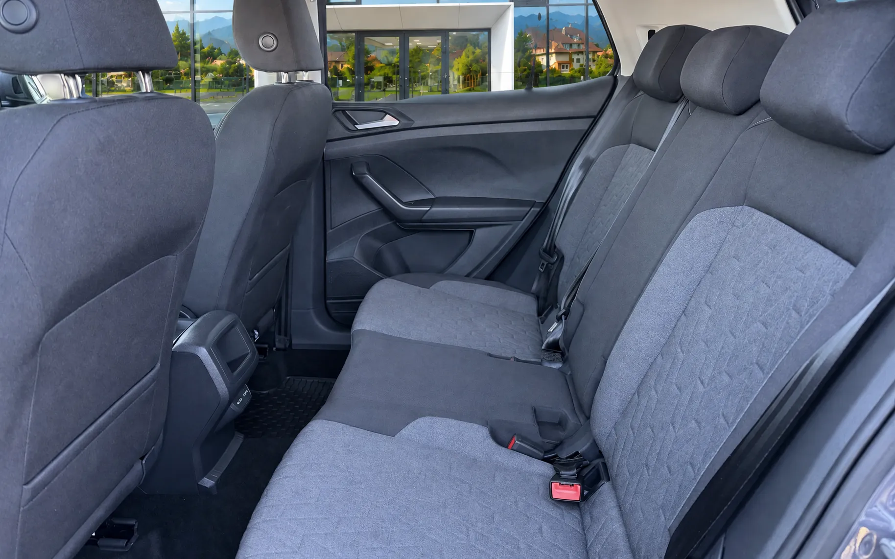 Notranja slika - Volkswagen T-Cross - 1.0 TSI BMT 4All DSG-SLO-ACC-Mrtvi kot-PDC-Kamera. - 11