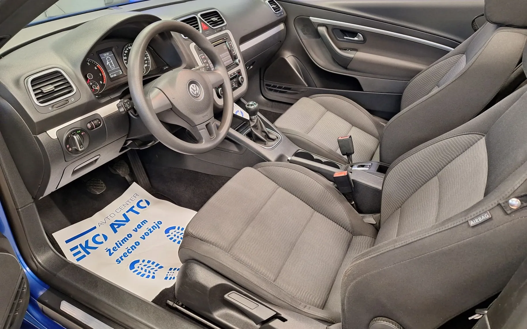 Notranja slika - Volkswagen Eos - 1.4 TSI 1 LASTNIK-ALU-PDC-GRETJE SEDEŽEV-TEMP.-... - 10