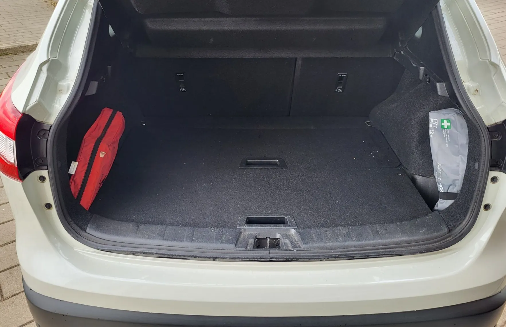 Zunanja slika - Nissan Qashqai - 1.5 DCI 360 navi-pdc-kamera-alu-acc-tempom-servis - 17