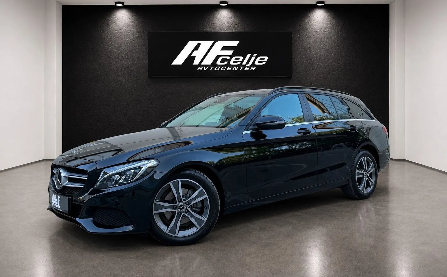 Zunanja slika - Mercedes-Benz C-Razred - 220CDI-AUT-SPORT-FUL LED-LIZING ZA TUJCE-ACC-NAV - 1